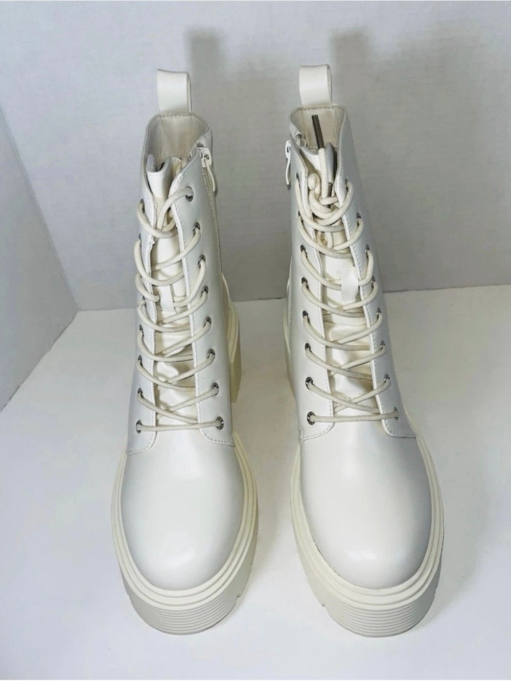 Gioan Roca Womenâs Combat Boots Size 9